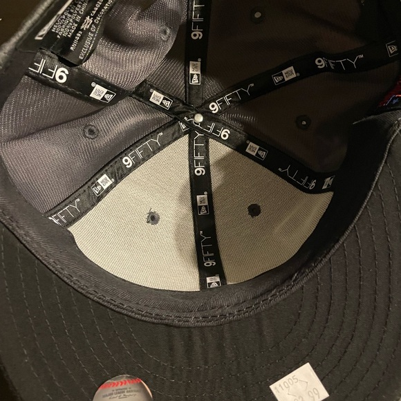 NWT Chicago Cubs 2016 World Series Champion Cap - Picture 5 of 5